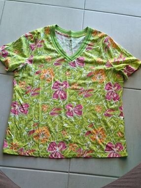 Coral Bay Lime Green Floral V‑Neck Tee with Pink & Orange Flowers